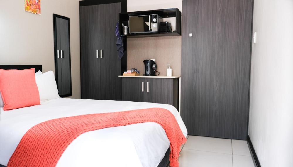 Nahoon Eco Lodge On Mackenzie East London Bagian luar foto