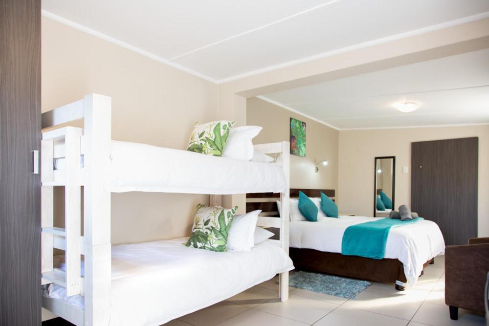 Nahoon Eco Lodge On Mackenzie East London Bagian luar foto